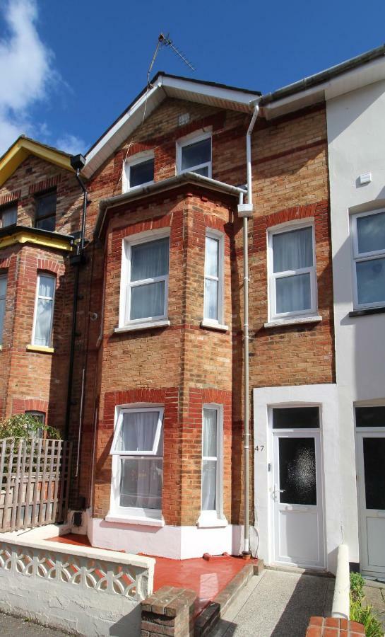 Gorgeous Town Centre Apt With Courtyard Garden Bournemouth Bagian luar foto